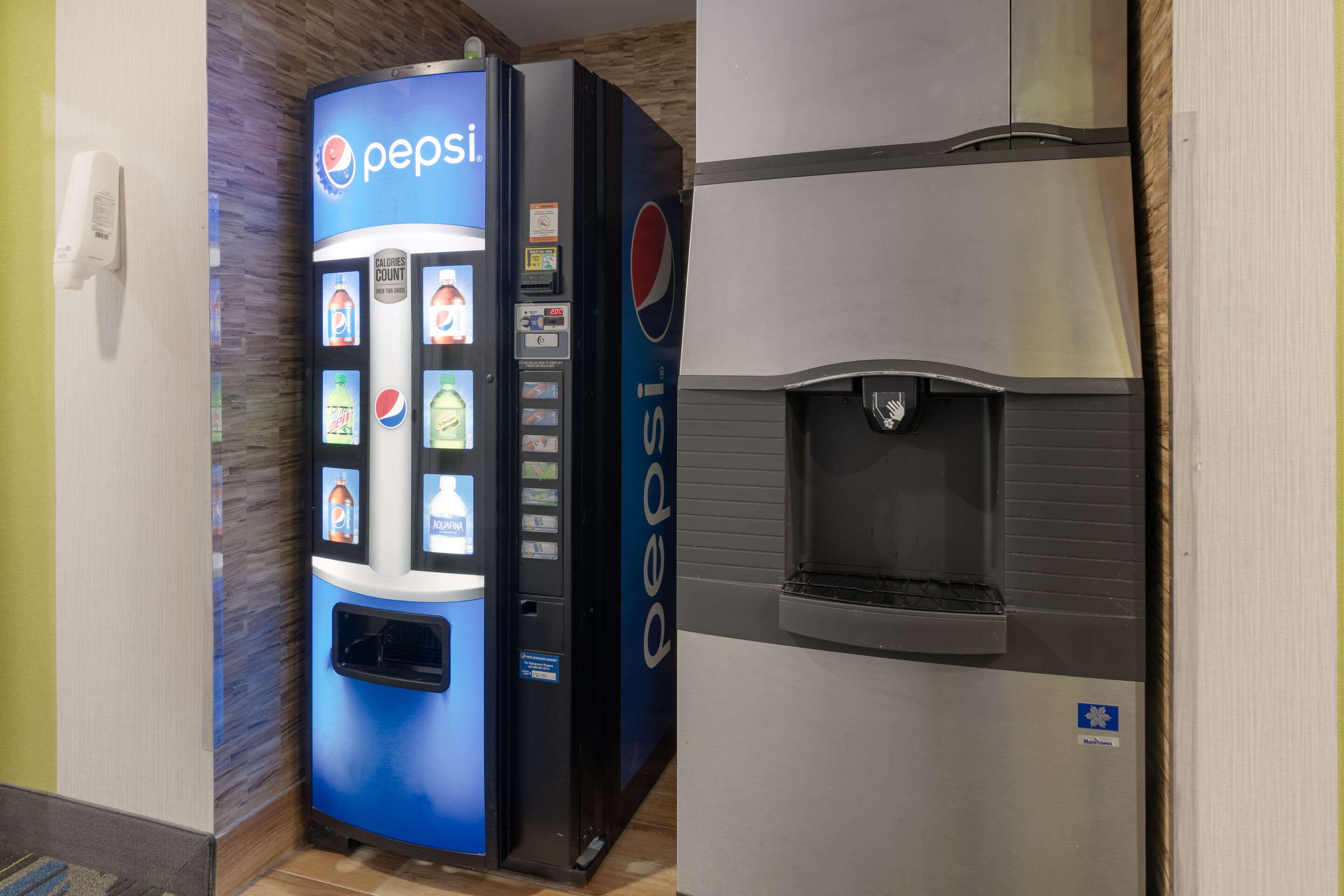 Hotel vending area | Quality Inn