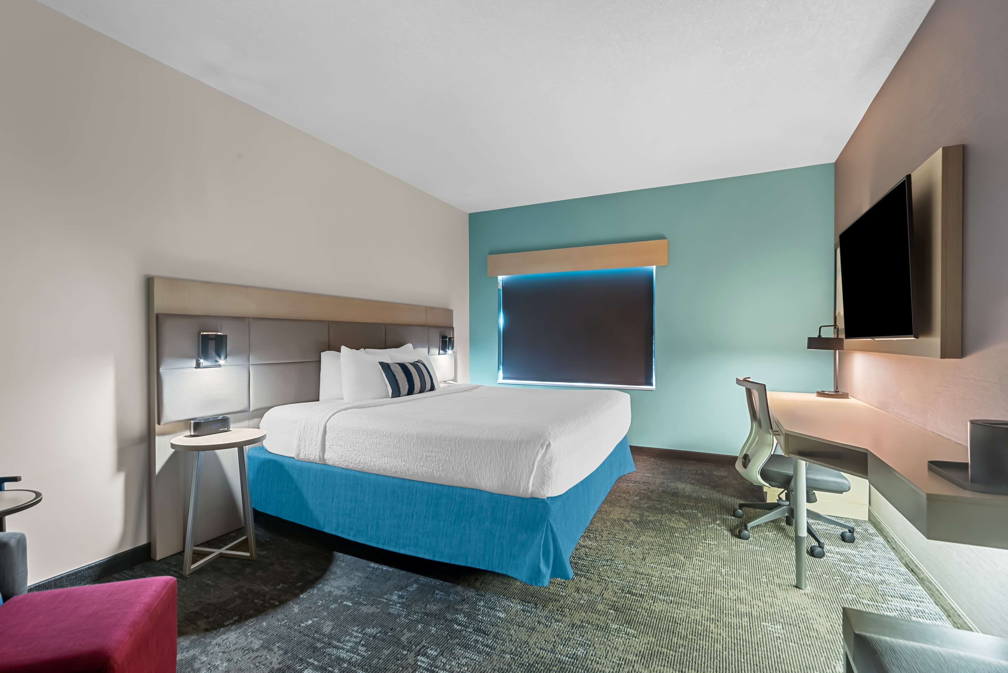 Best Western Plus Ogallala Inn Room Type - Accessible - 1 King, Mobility Accessible, Communication Assistance, Walk In Shower, Microwave And Re Best Western Plus Ogallala Inn Room Type - Accessible - 1 King, Mobility Accessible, Communication Assistance, Walk In Shower, Microwave And Re