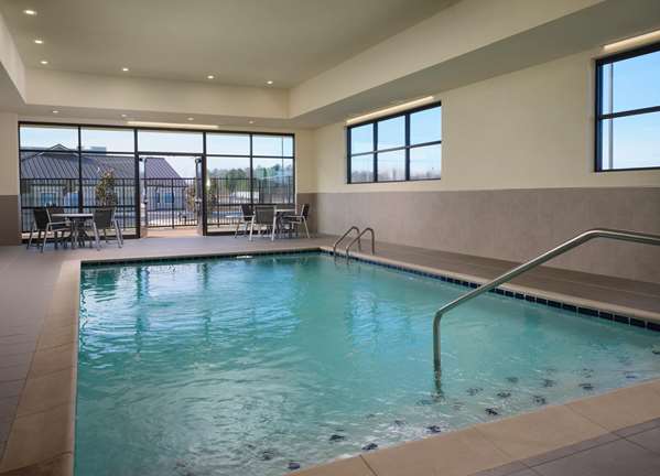 Pool - Best Western Plus Executive Residency Jackson - I-40, Exit 85