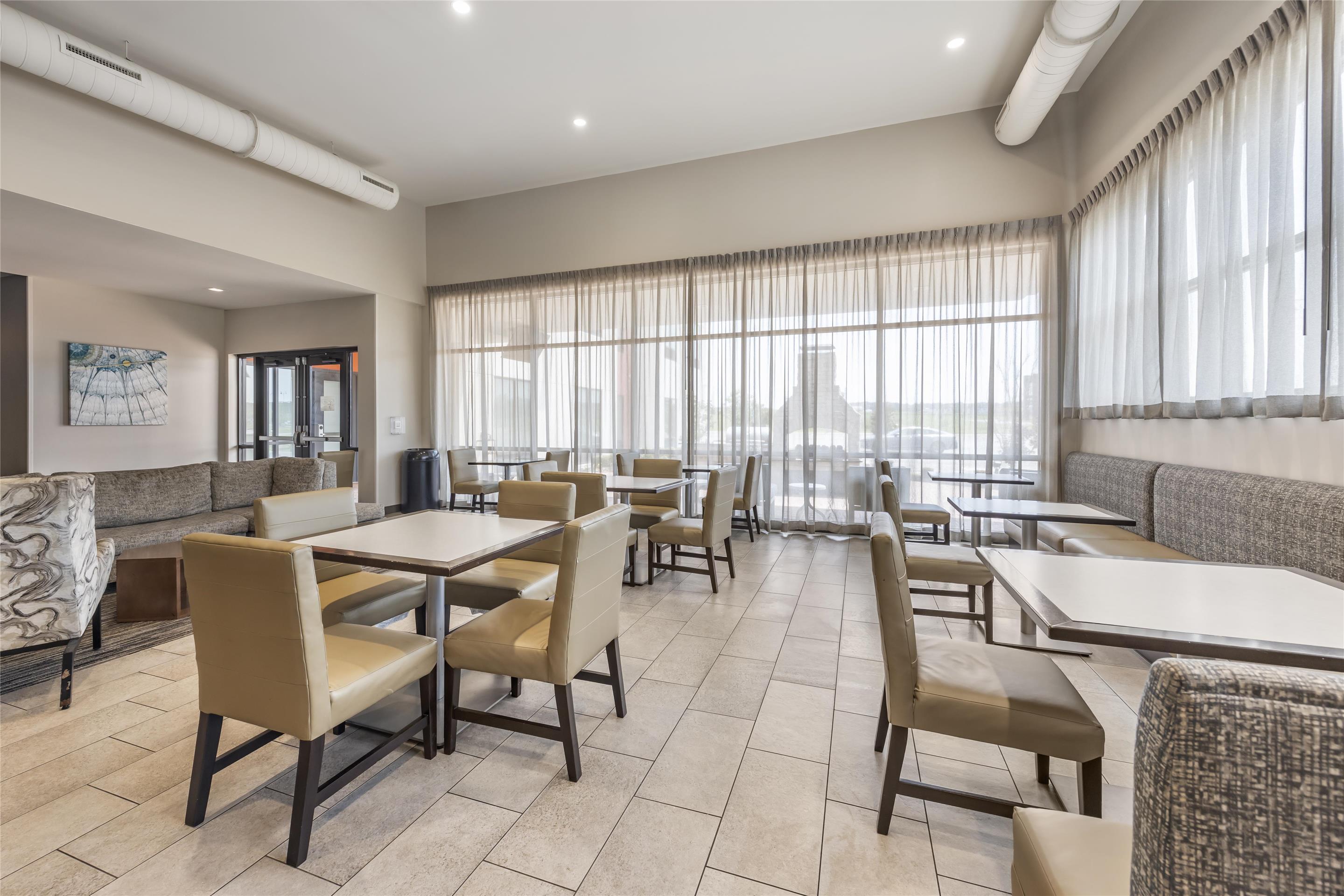 Breakfast Area | Best Western Plus Executive Residency Jackson Northeast