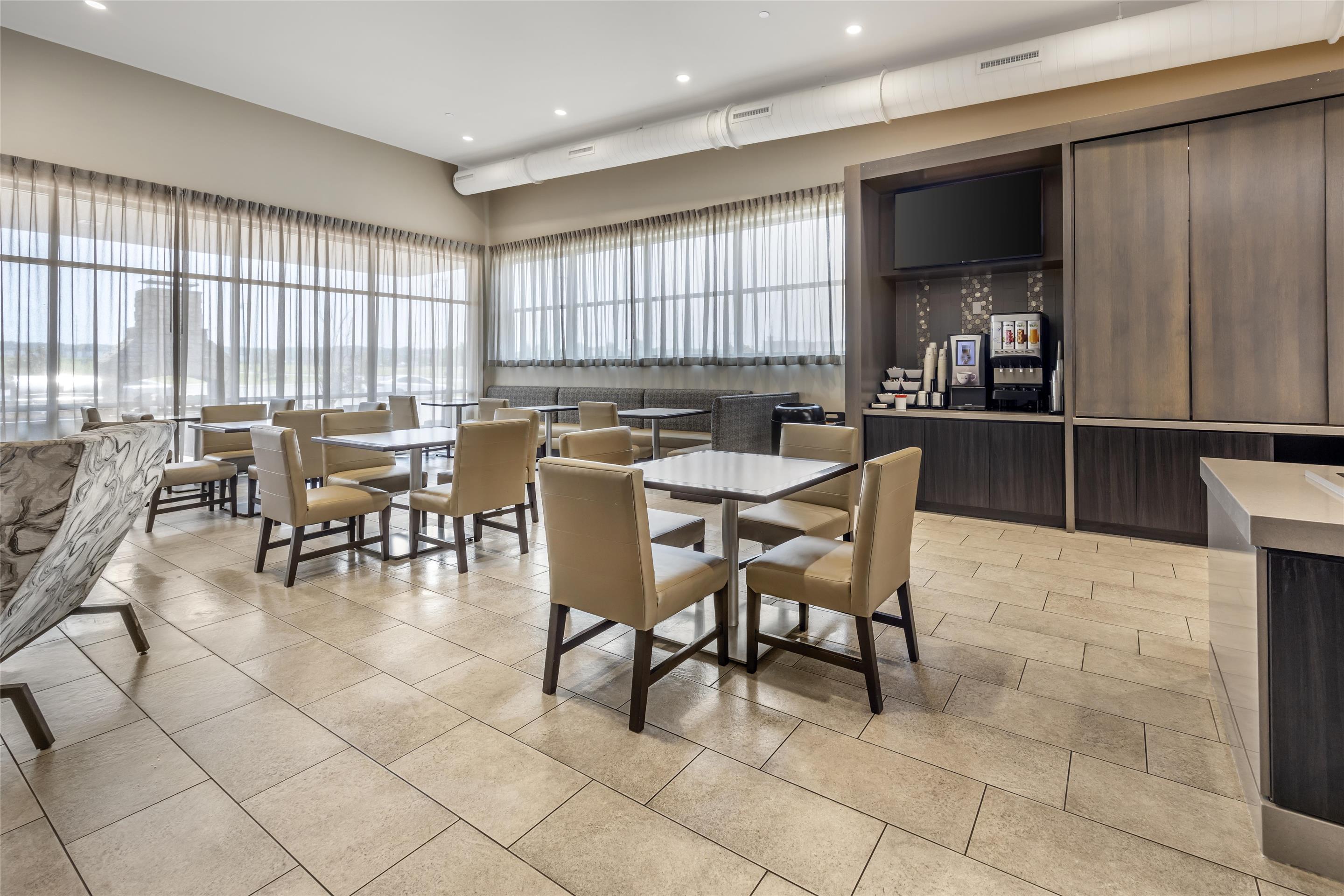 Breakfast Area | Best Western Plus Executive Residency Jackson Northeast