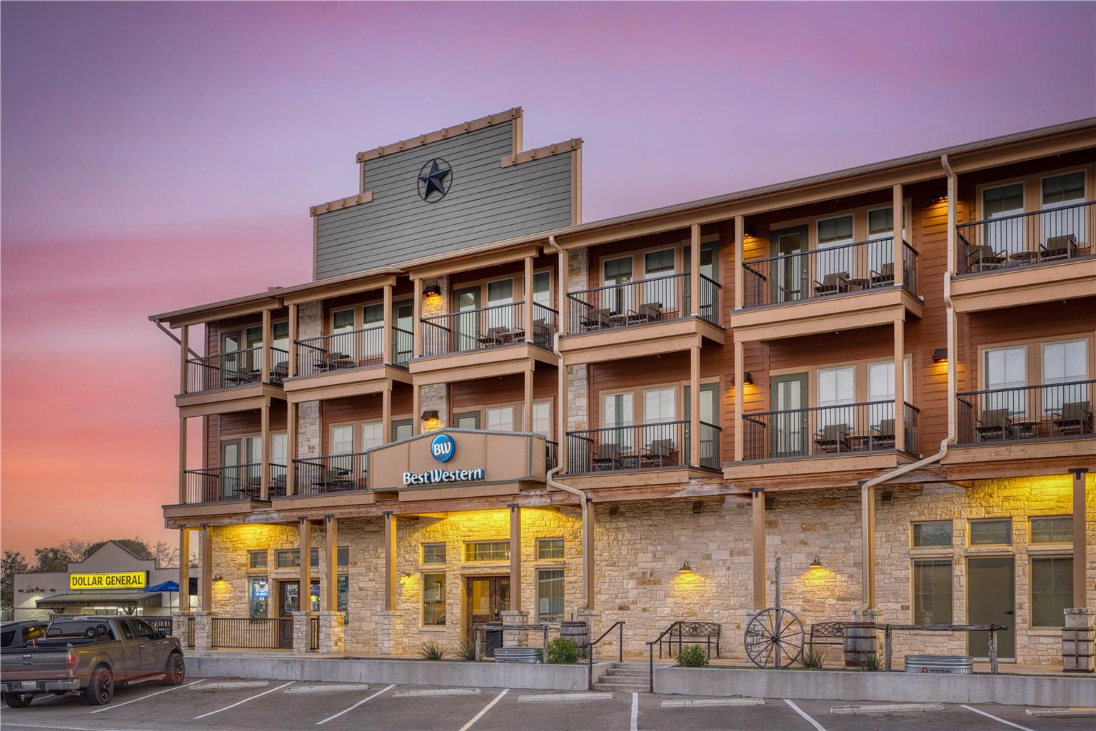 Best Western Bandera Suites & Saloon