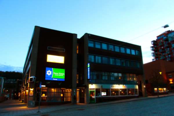 On-Site,Outdoor/Exterior,Exterior View of Building