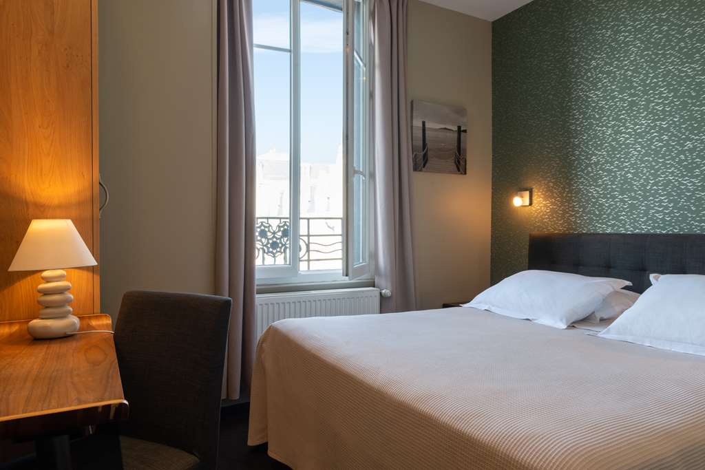 OG BOUTIQUE VILLA MARINE-guestroom-Guest Room,On-Site.jpg
