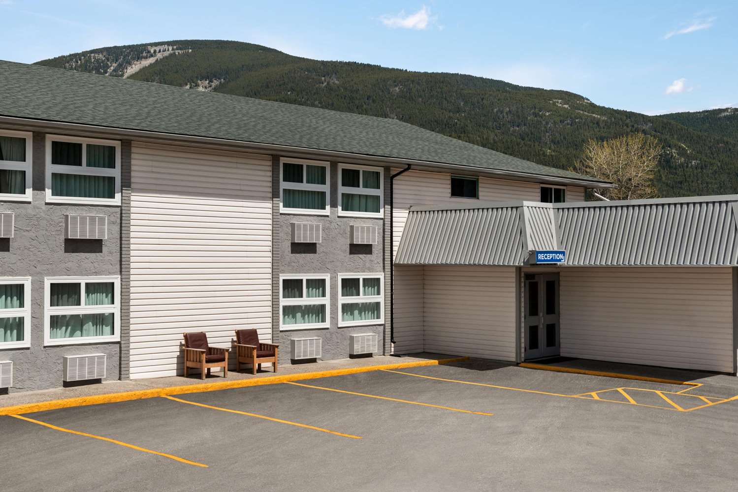 Travelodge Blairmore, AB See Discounts