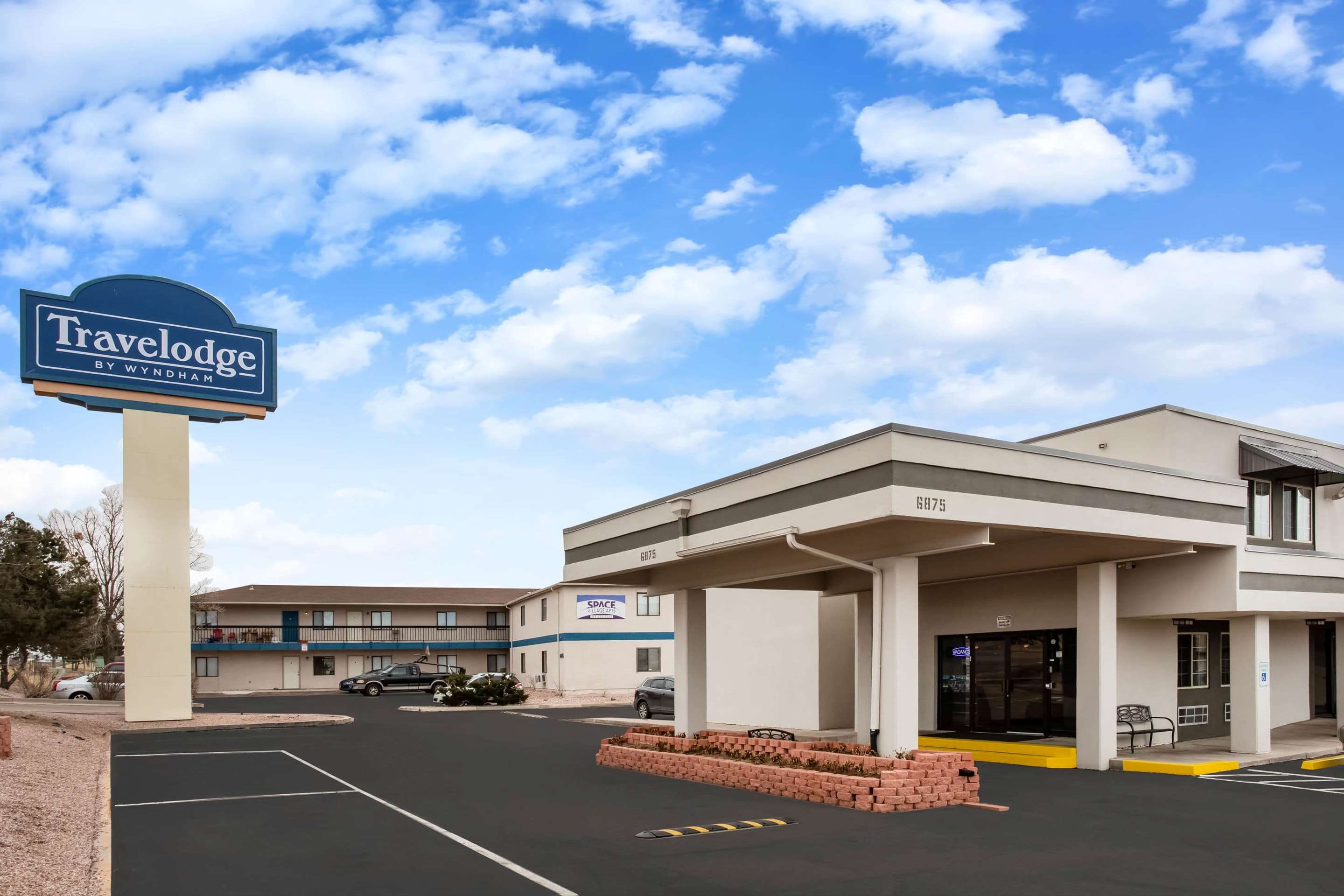 Exterior | Travelodge by Wyndham Colorado Springs Airport/Peterson AFB