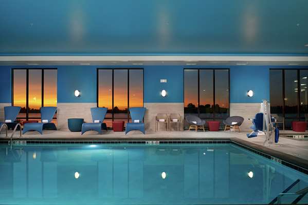 Pool - Hampton Inn Burley