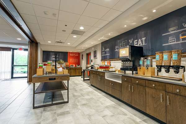 Amenities - Hampton Inn Madison - I-90, Exit 212