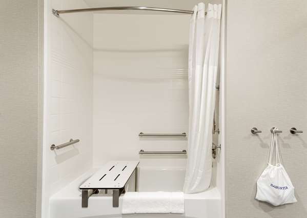  - Hampton Inn Madison - I-90, Exit 212