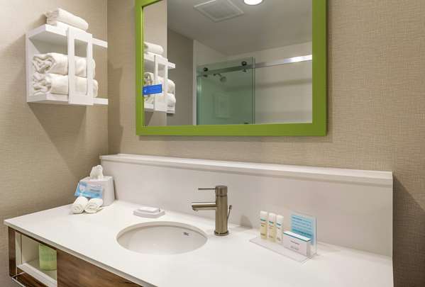  - Hampton Inn Madison - I-90, Exit 212
