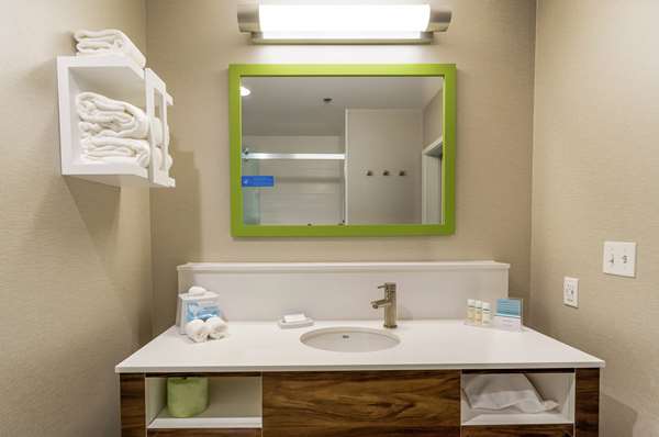  - Hampton Inn Madison - I-90, Exit 212