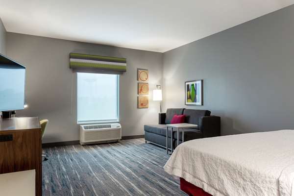  - Hampton Inn Madison - I-90, Exit 212
