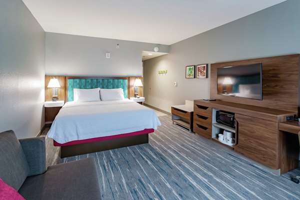  - Hampton Inn Madison - I-90, Exit 212