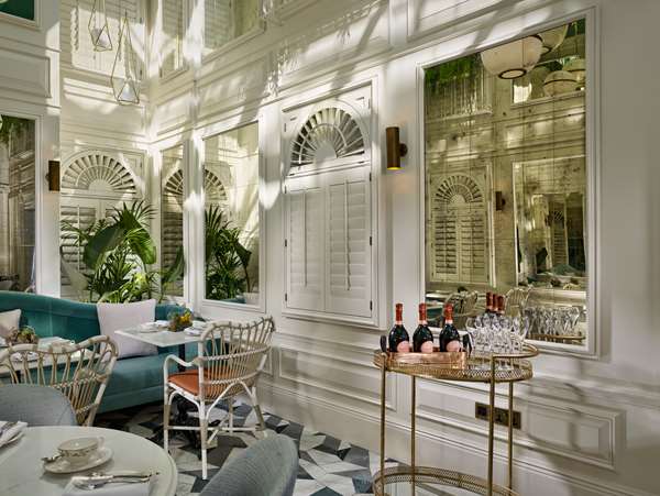 100 Queen's Gate Hotel London, Curio Collection by Hilton