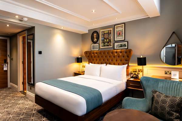 TWO BEDROOMS FAMILY ROOM