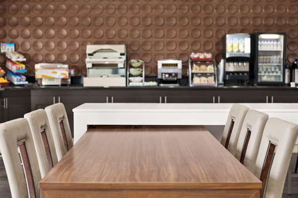  - Wingate by Wyndham Hotel Lethbridge