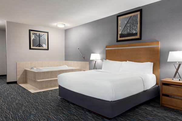 Suite - Wingate by Wyndham Hotel Lethbridge