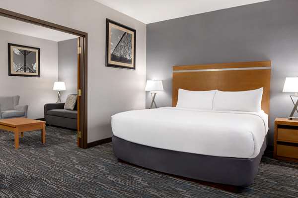 Suite - Wingate by Wyndham Hotel Lethbridge