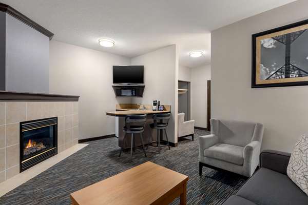 Suite - Wingate by Wyndham Hotel Lethbridge