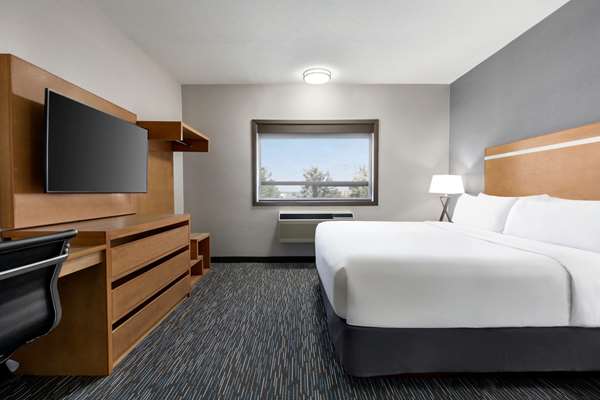 Suite - Wingate by Wyndham Hotel Lethbridge