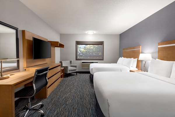 Suite - Wingate by Wyndham Hotel Lethbridge