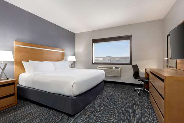  - Wingate by Wyndham Hotel Lethbridge