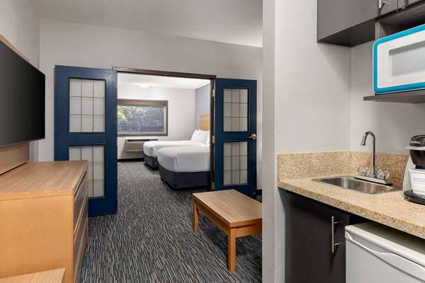 Suite - Wingate by Wyndham Hotel Lethbridge