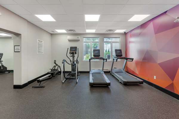 Fitness/ Exercise Room - Best Western Executive Residency Mississauga