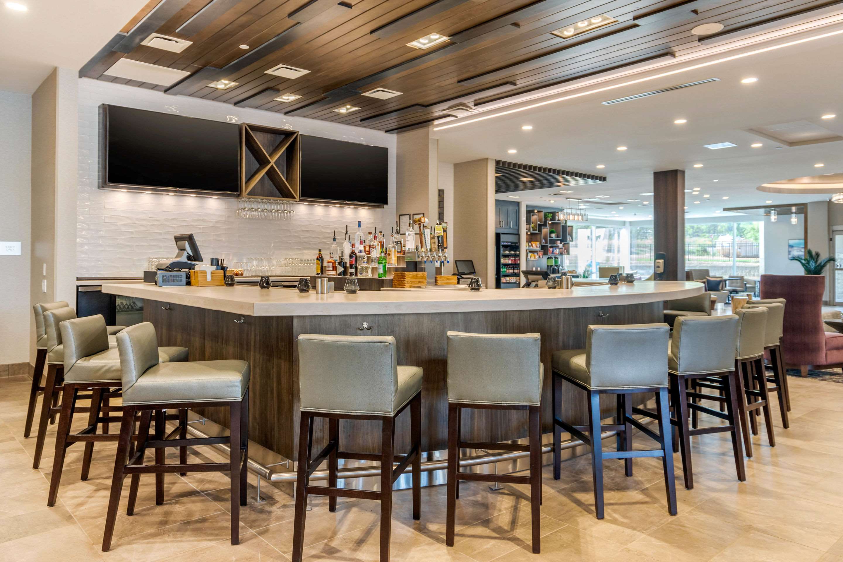 Hotel bar | Cambria Hotel Fort Mill