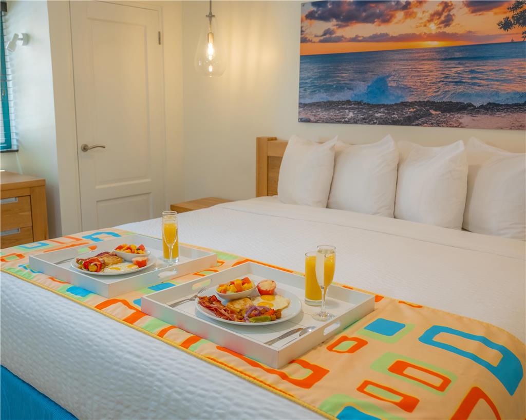 AMSTERDAM MANOR BEACH RESORT-guestroom-Guest Room,On-Site.jpg