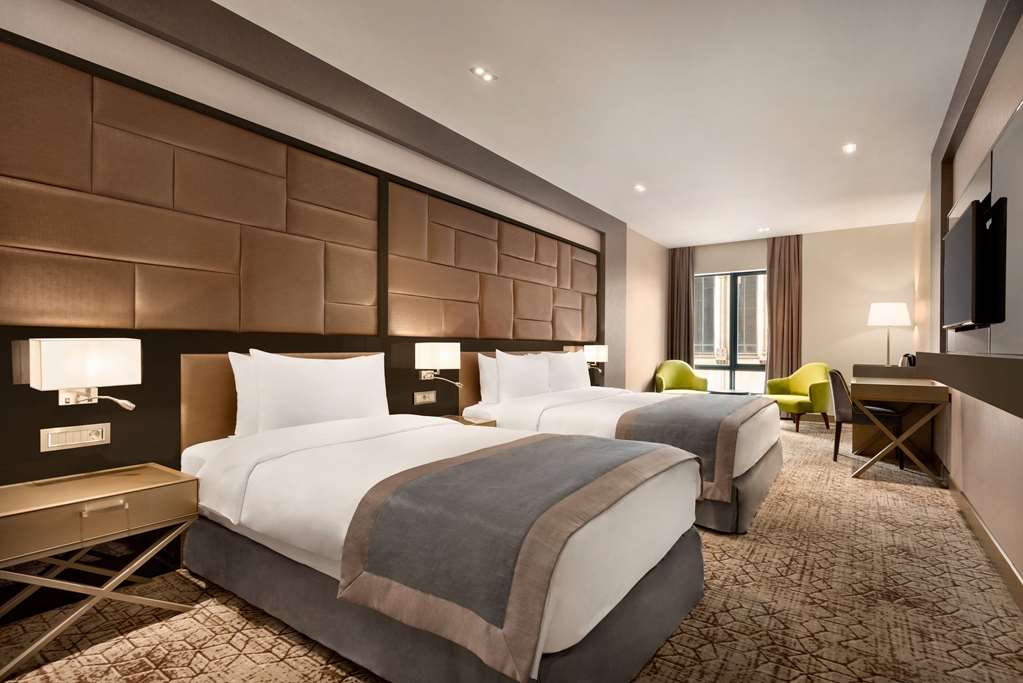 WYNDHAM GRAND TBILISI-guestroom-Guest Room,On-Site.jpg