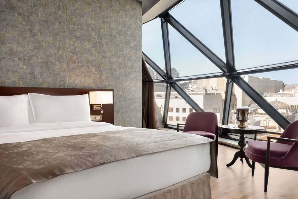 WYNDHAM GRAND TBILISI-guestroom-Guest Room,Suite,On-Site.jpg