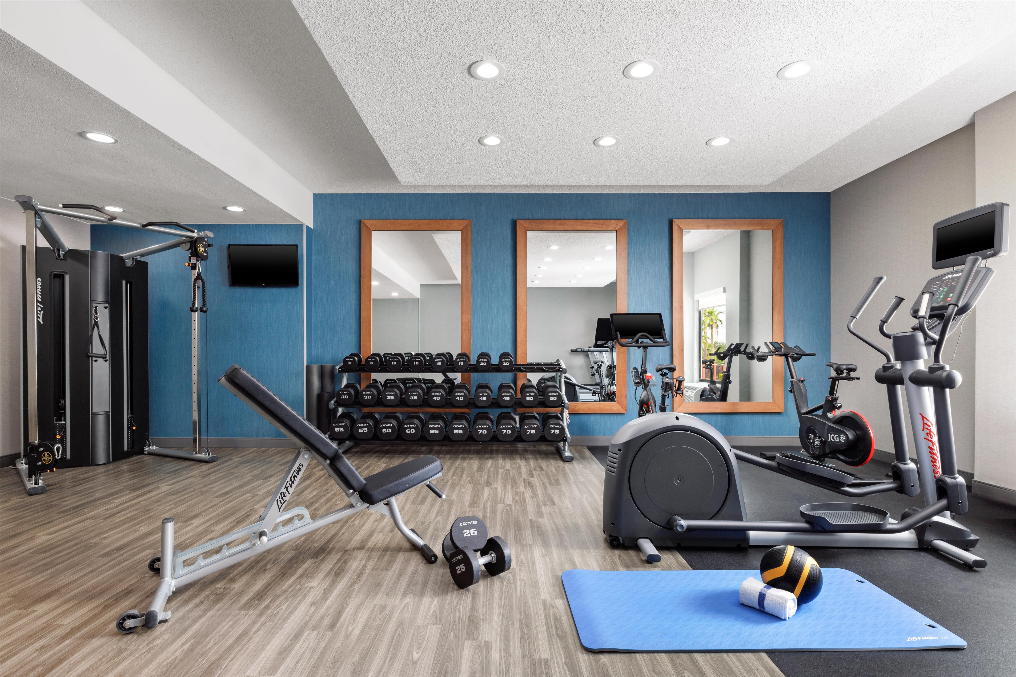 Health club fitness center gym | Hampton Inn Houston Hobby Airport
