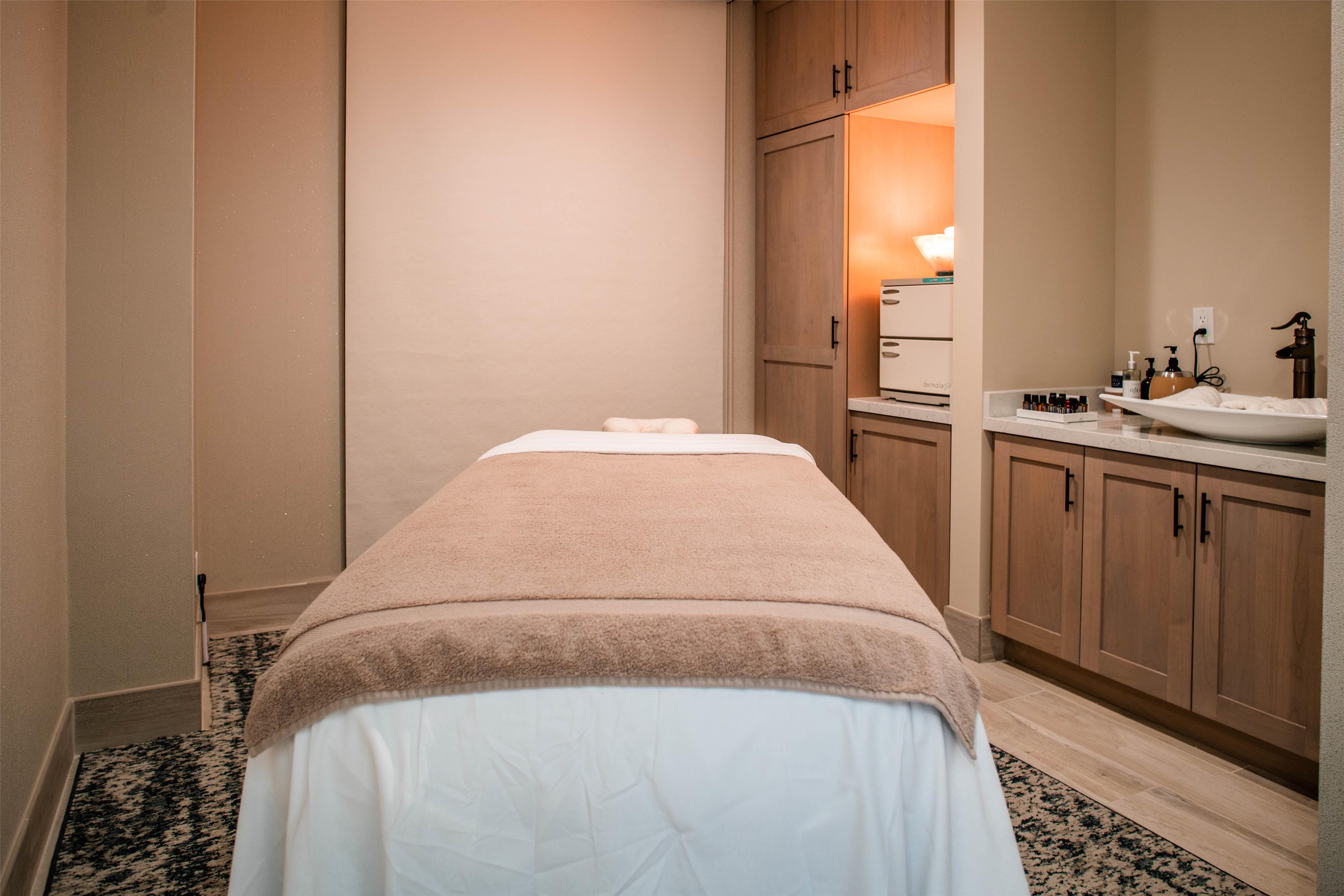 Recreational Facility | Cliffrose Springdale, Curio Collection by Hilton