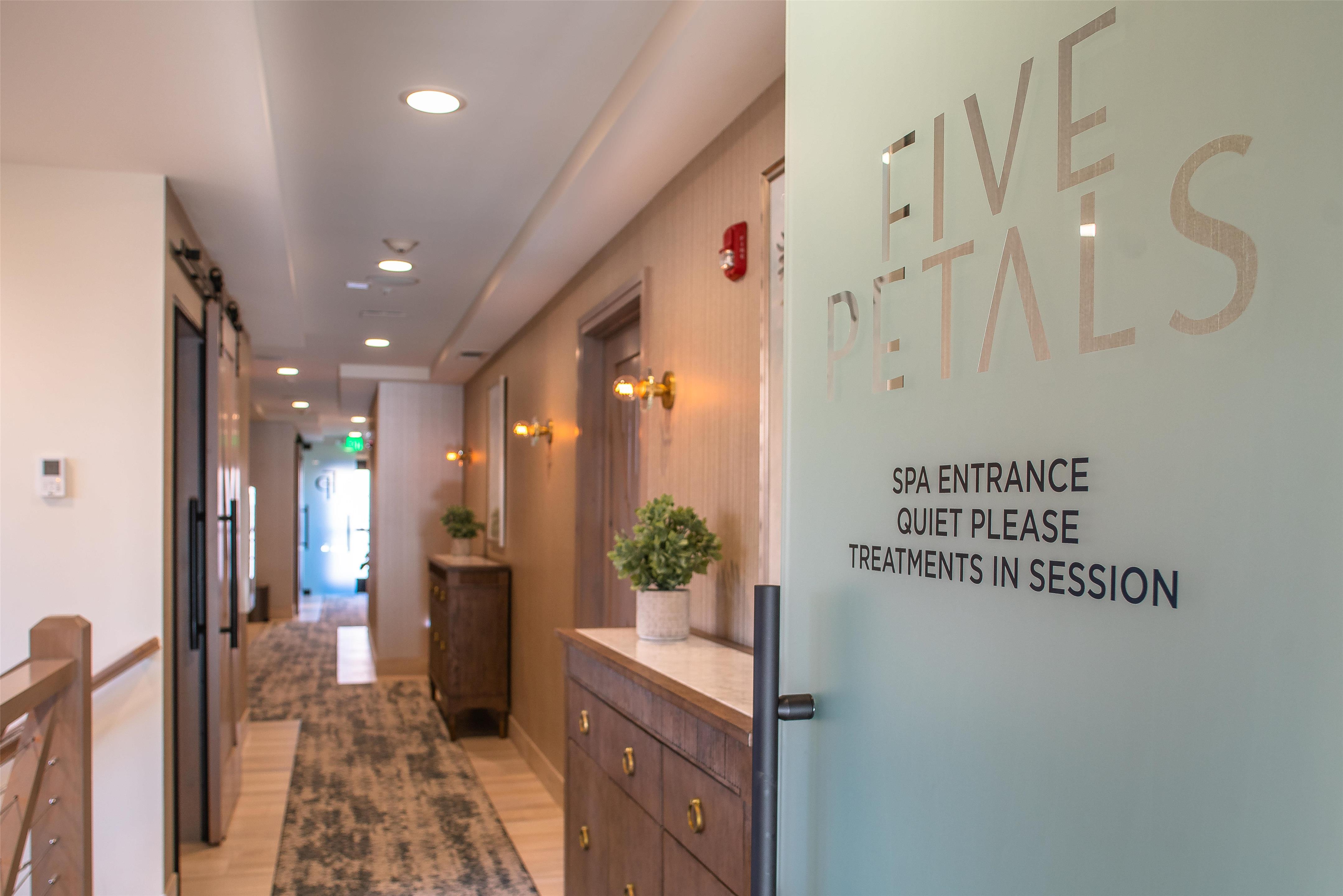 Recreational Facility | Cliffrose Springdale, Curio Collection by Hilton