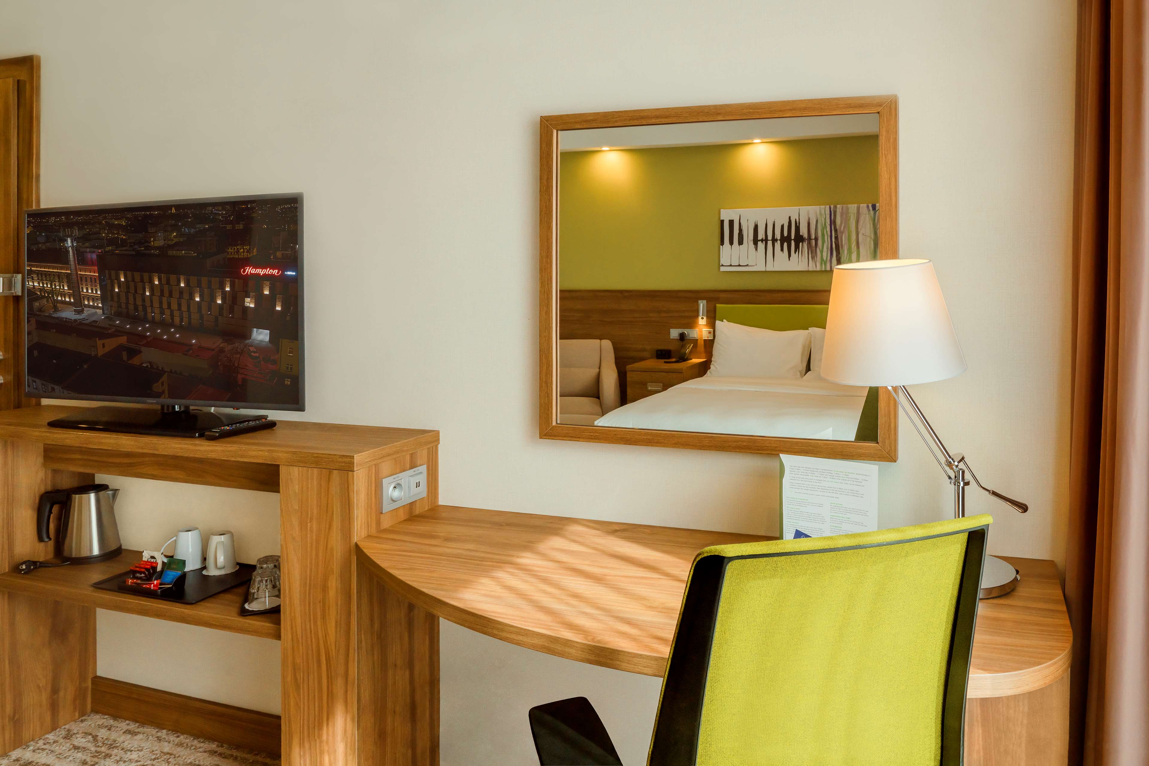 Hampton by Hilton Kalisz Room Type - QUEEN ROOM