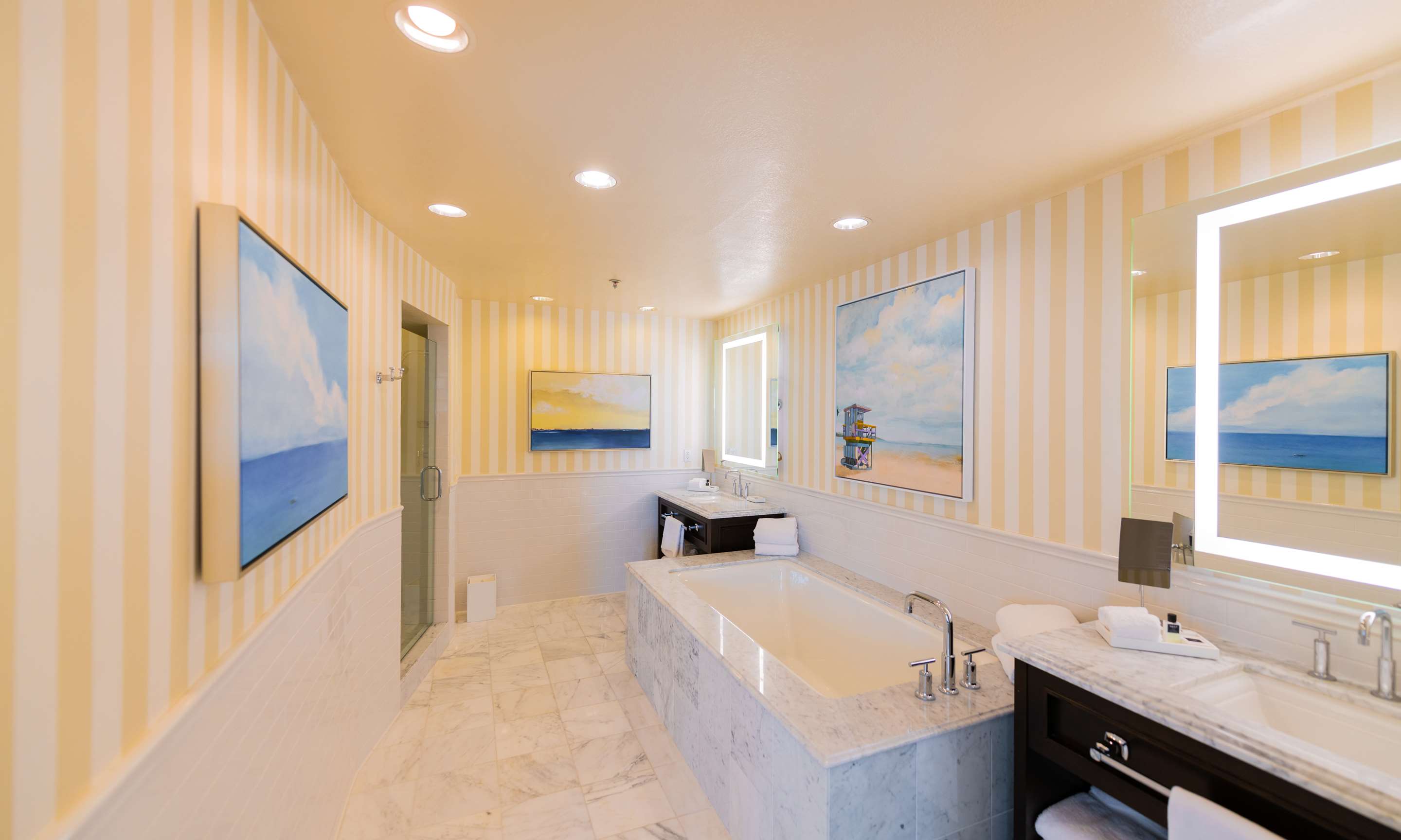 Del Mar Suite Bathroom