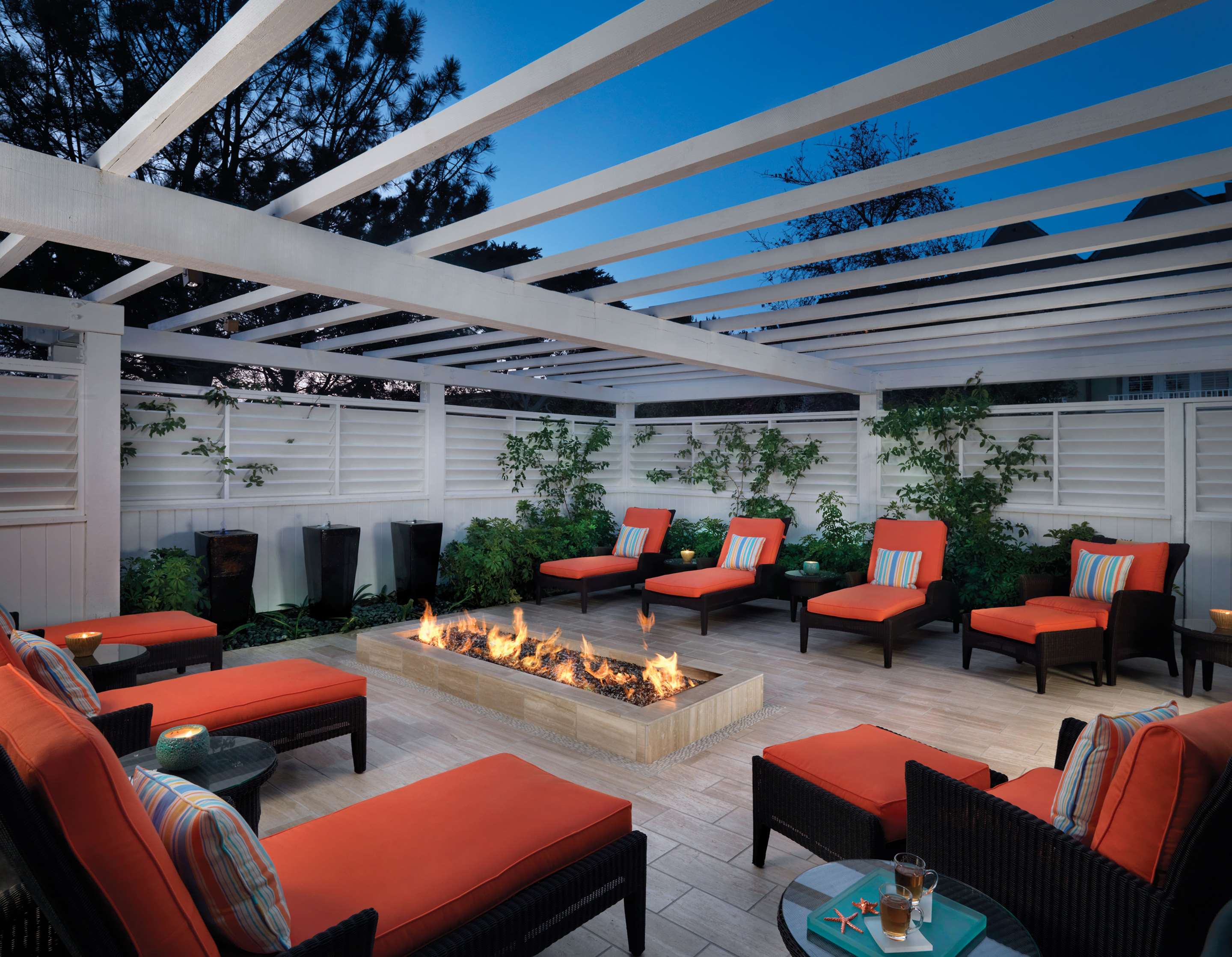 Outdoor Spa Relaxation Area | L'Auberge Del Mar