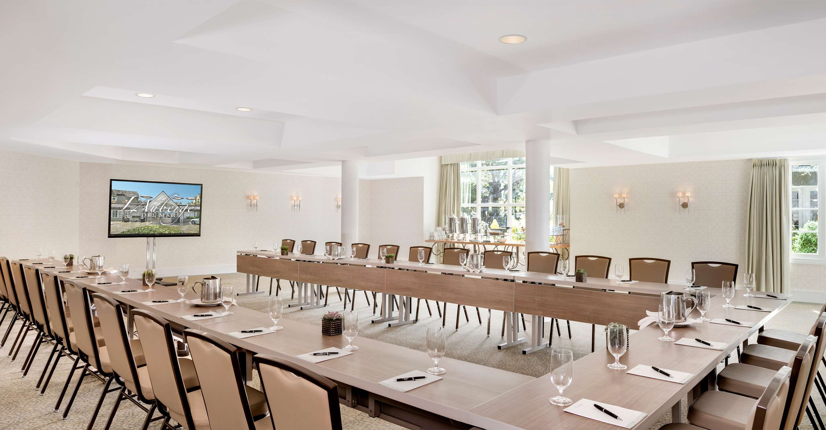 Emerald Meeting Room | L'Auberge Del Mar