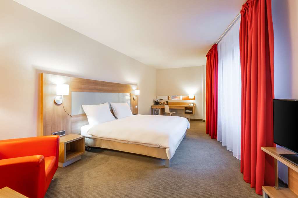 QUALITY HOTEL OSTRAVA CITY-guestroom-Guest Room,On-Site.jpg