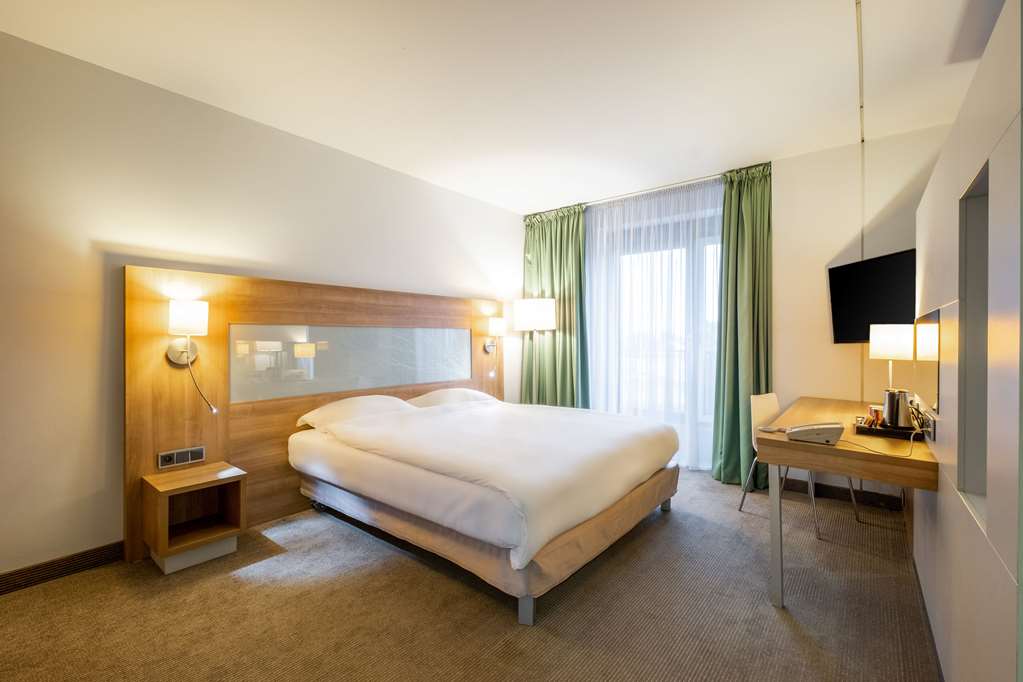 QUALITY HOTEL OSTRAVA CITY-guestroom-Guest Room,Suite,On-Site.jpg