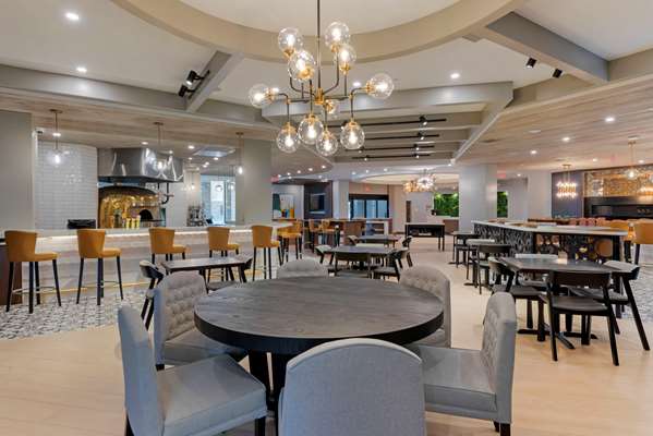 Restaurant - Cambria Hotel Shelby Township