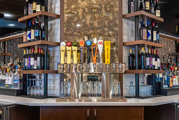 Restaurant - Cambria Hotel Shelby Township