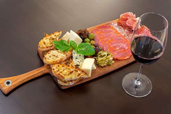 Restaurant - Cambria Hotel Shelby Township