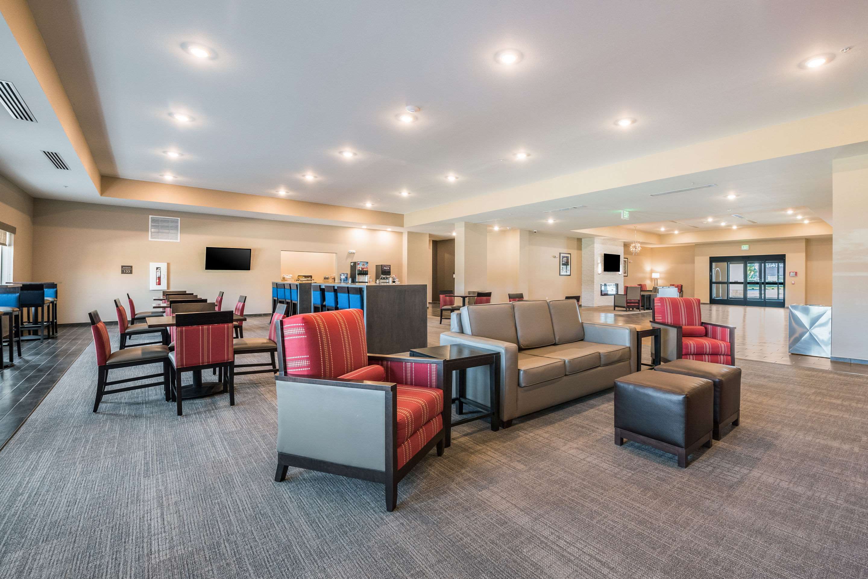Hotel lobby | Comfort Suites Marysville Columbus - Northwest