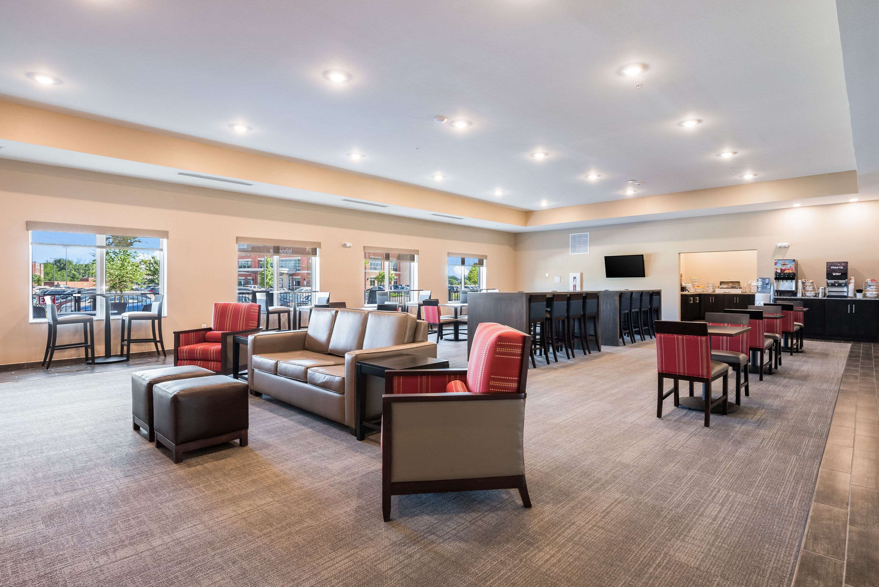 Hotel lobby | Comfort Suites Marysville Columbus - Northwest
