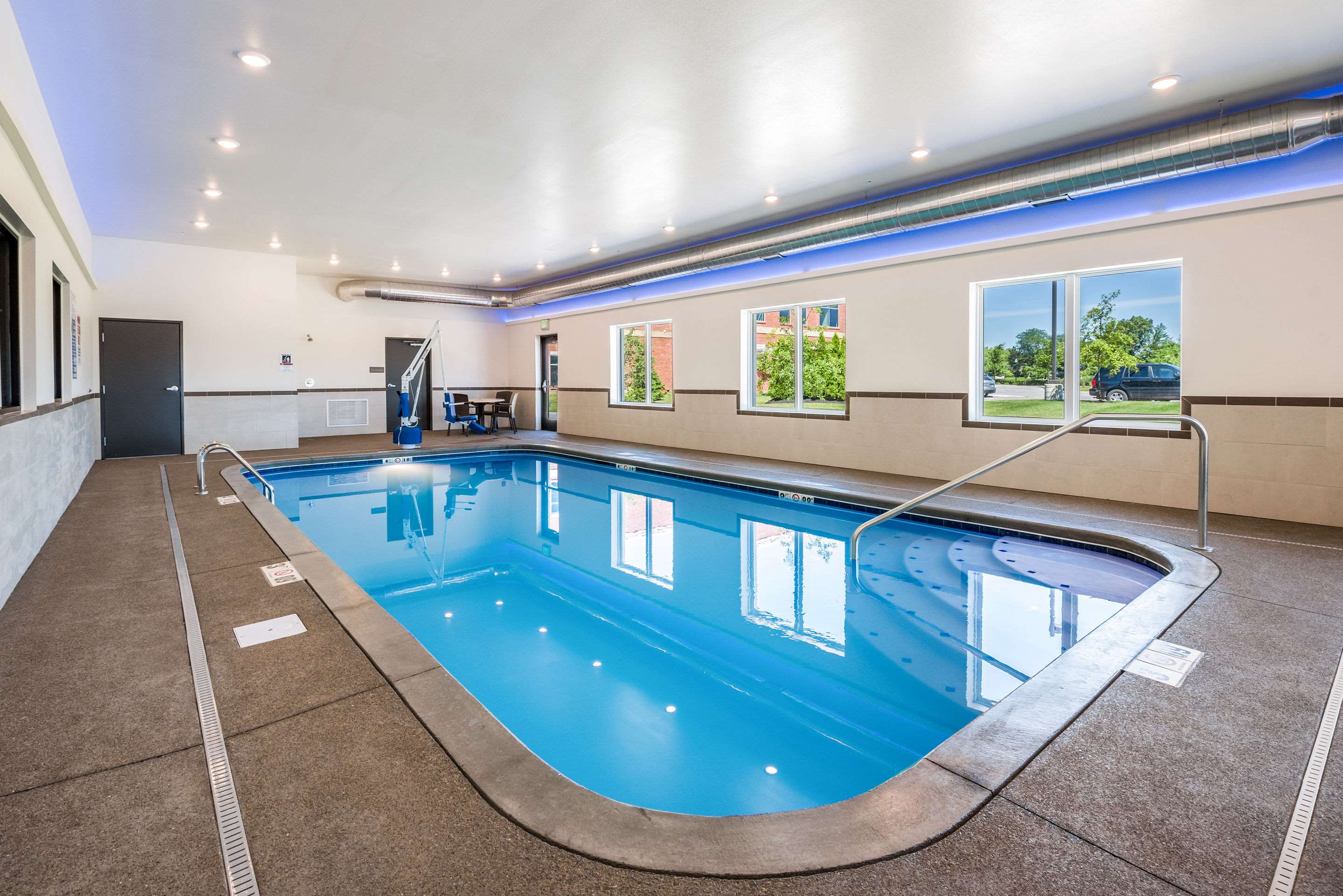 Indoor pool | Comfort Suites Marysville Columbus - Northwest