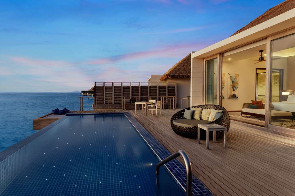 RADISSON BLU RESORT MALDIVES-guestroom-Guest Room,On-Site.jpg