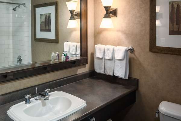  - Blackcomb Lodge Whistler