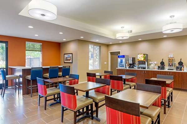 Amenities - Comfort Inn & Suites Airport Ontario